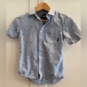 Vans Boys SS Shirt. Size Small. Blue chambray with skateboard motif.